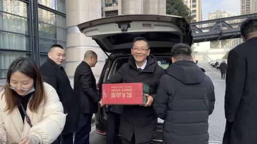 假日租车圆满完成“2022重庆两会”车辆保障任务